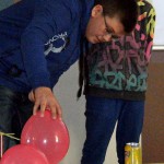 Skolēni eksperimentē 2014 003